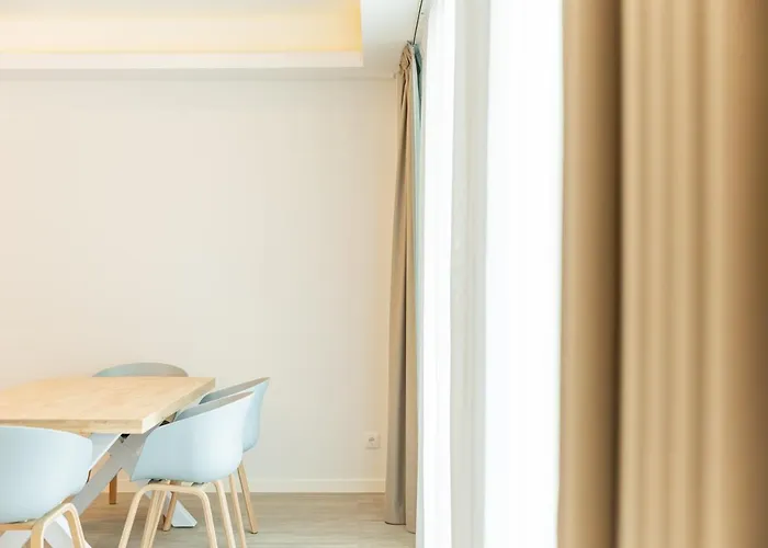 Downtown Pdl Premium * Πόντα Ντελγκάντα