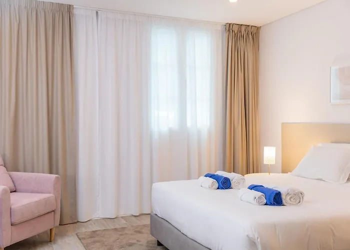 Downtown Pdl Premium * Πόντα Ντελγκάντα