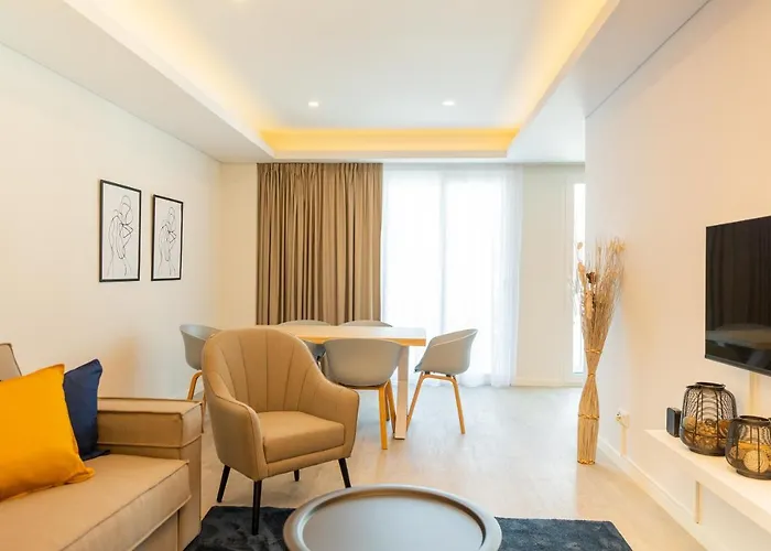 Downtown Pdl Premium * Πόντα Ντελγκάντα